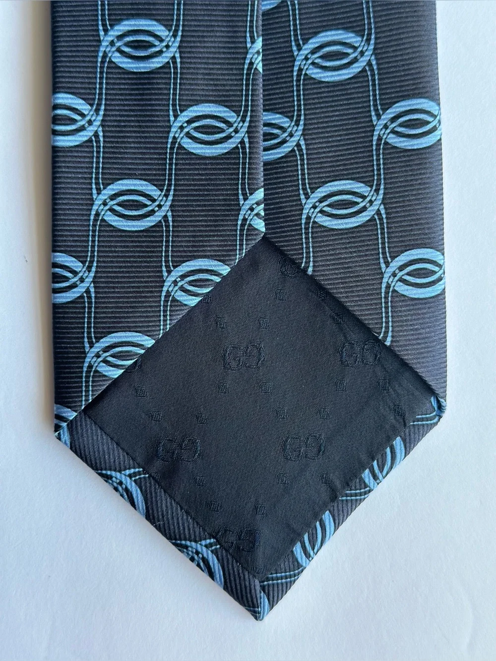 Gucci Tie Blue Interlocking Chain Pattern Made in Italy 100% Silk